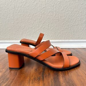 NWOB EVERLANE The Italian Leather Tourist Heel Sandals in Adobe Brown